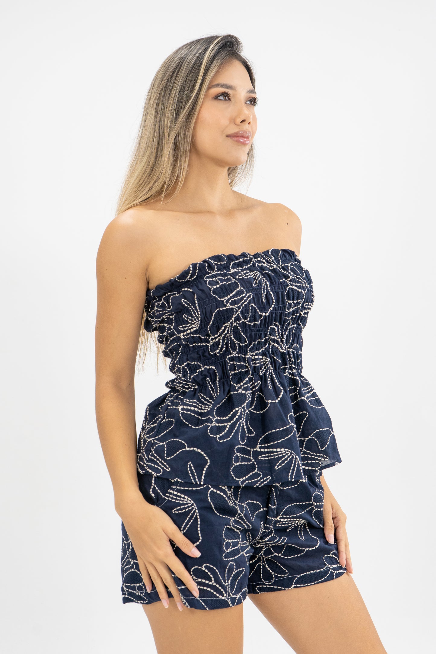 SHORT MIMI OJALILLO - COLOR AZUL OSCURO