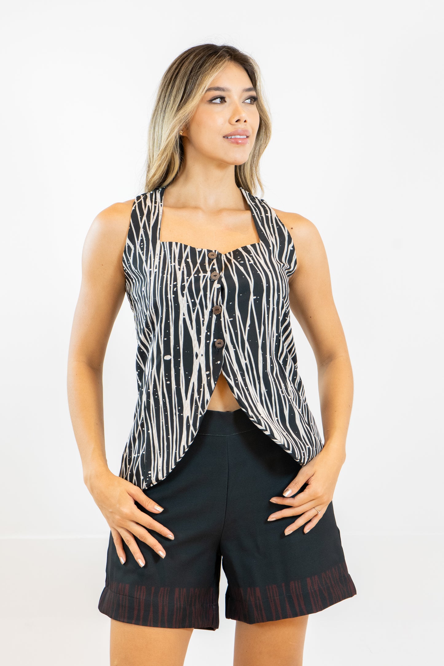 CHALECO MELIN CORALES - COLOR NEGRO