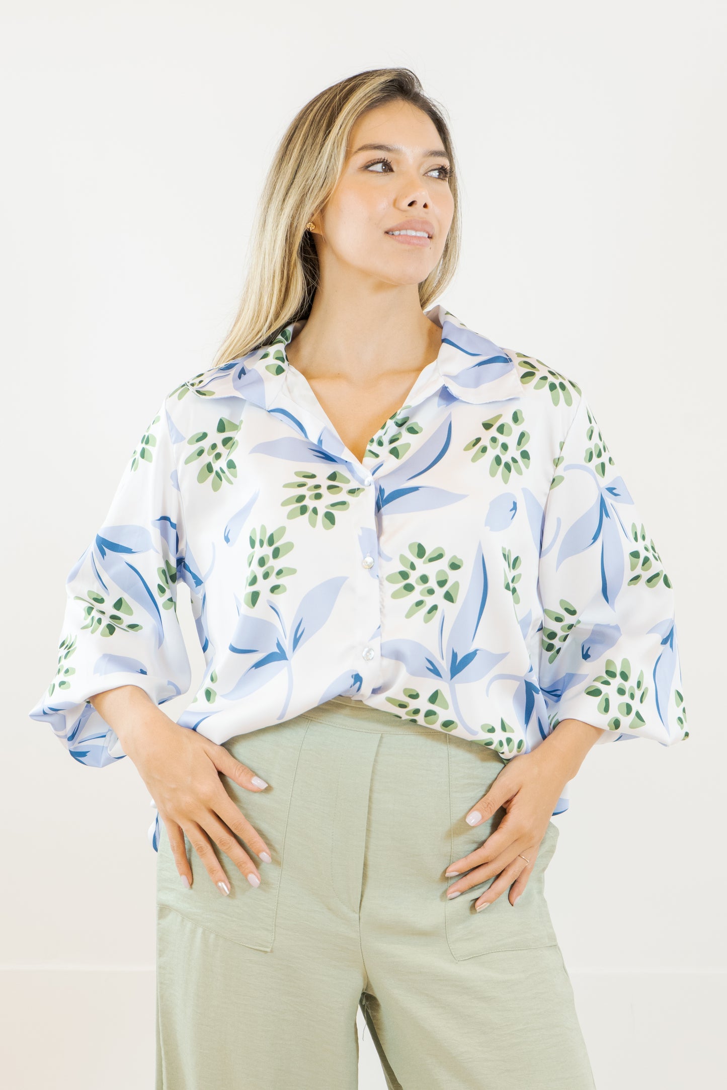 BLUSA CORINA OLIVA - COLOR AZUL
