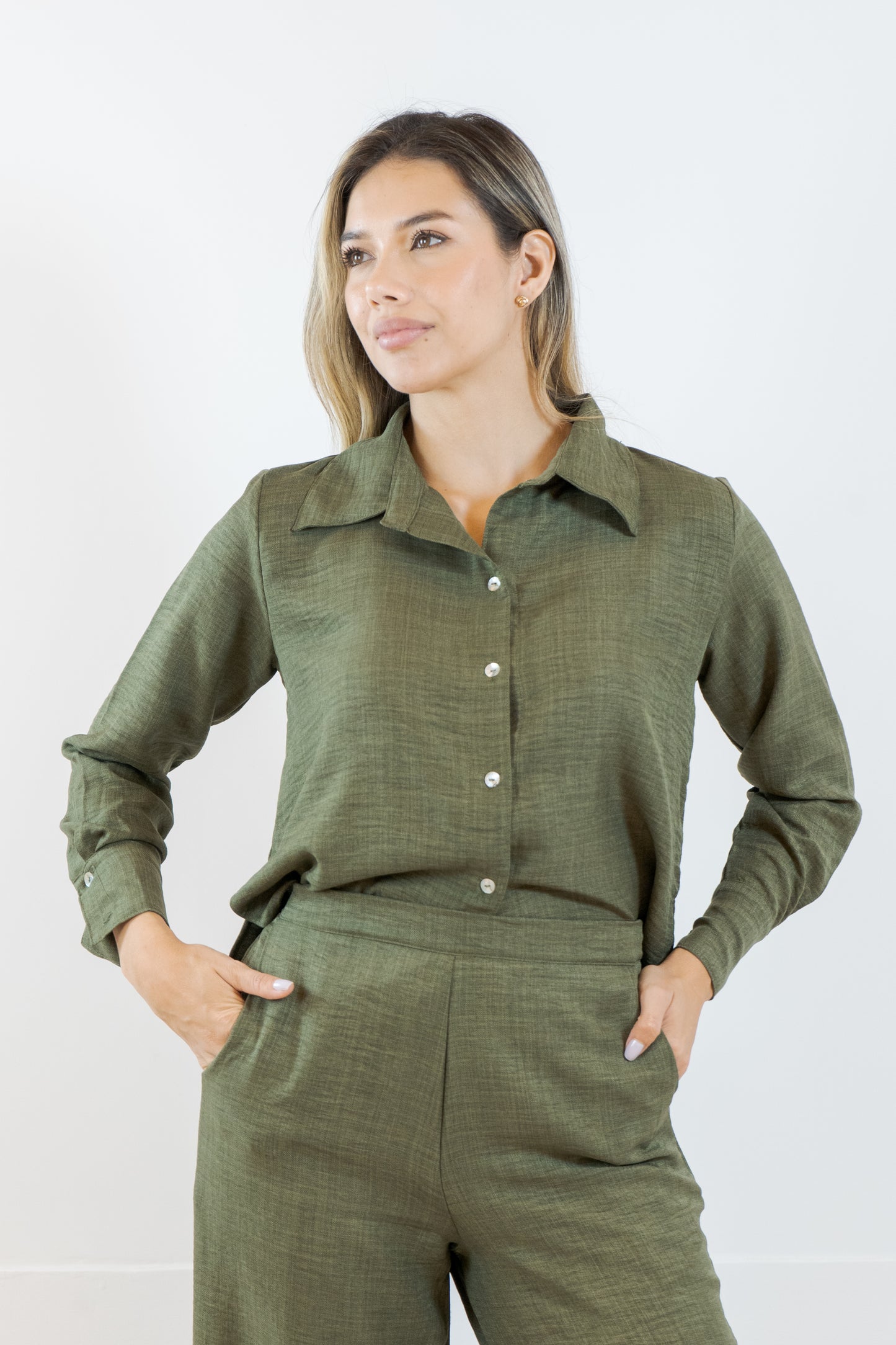CAMISA LINA - COLOR OLIVETO