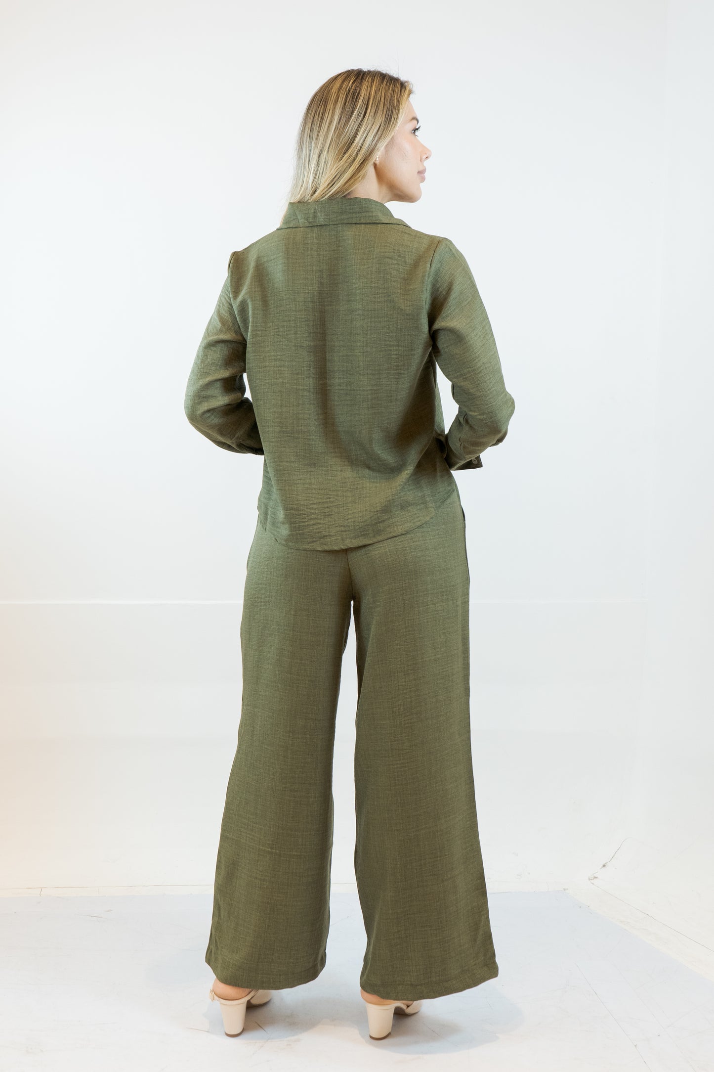 CAMISA LINA - COLOR OLIVETO