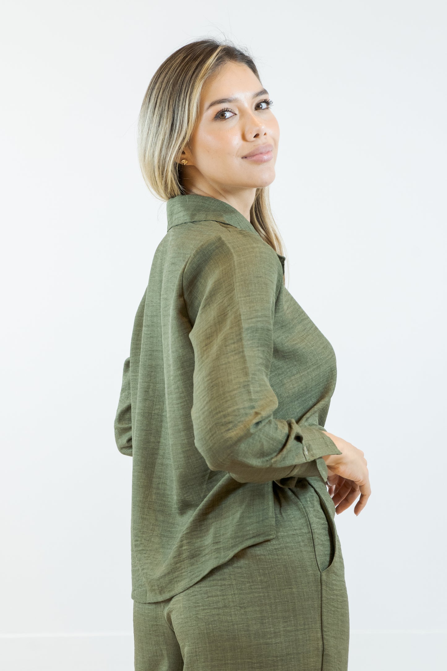 CAMISA LINA - COLOR OLIVETO