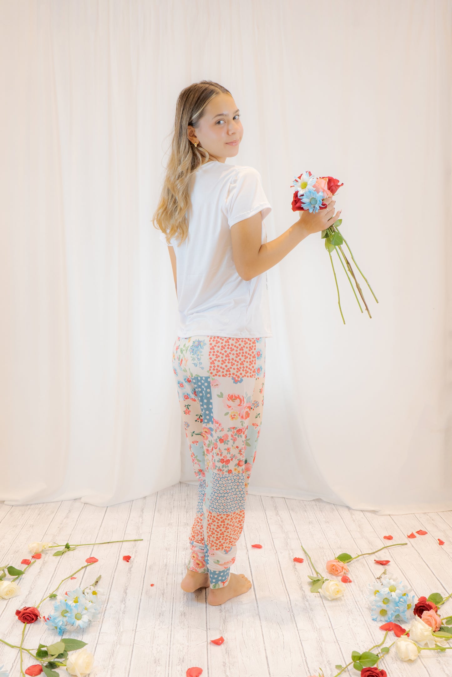 PIJAMA JARDIN DE COLORES - CAMISETA - PANTALON
