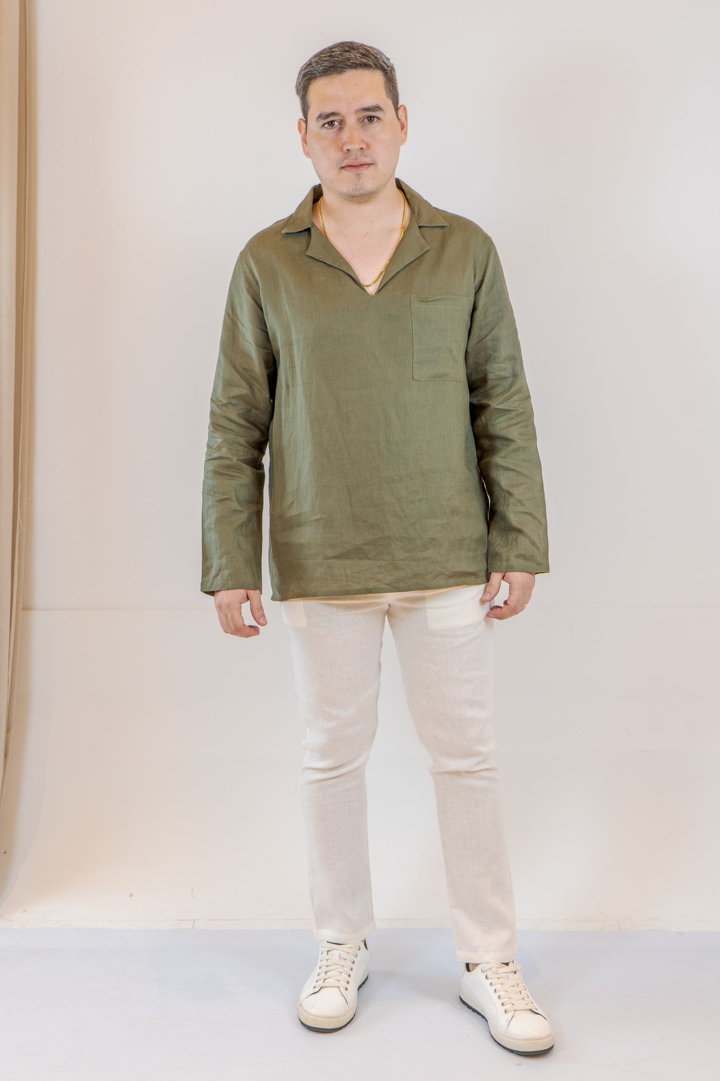 CAMISA CUELLO V MANGA LARGA MILITAR DE HOMBRE