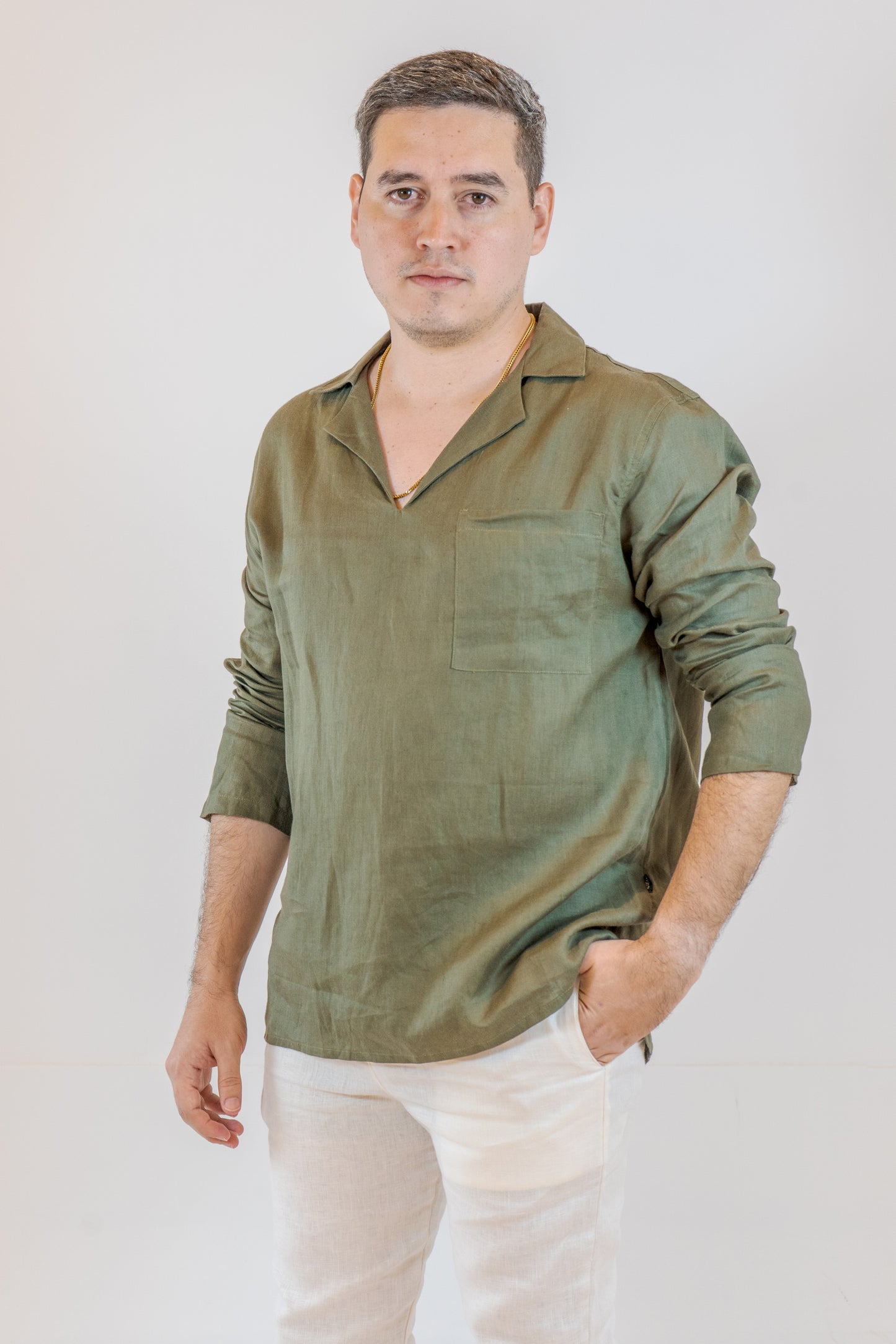 CAMISA CUELLO V MANGA LARGA MILITAR DE HOMBRE