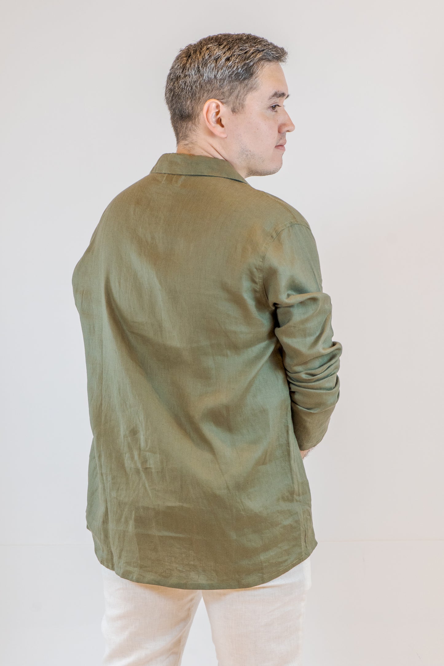 CAMISA CUELLO V MANGA LARGA MILITAR DE HOMBRE